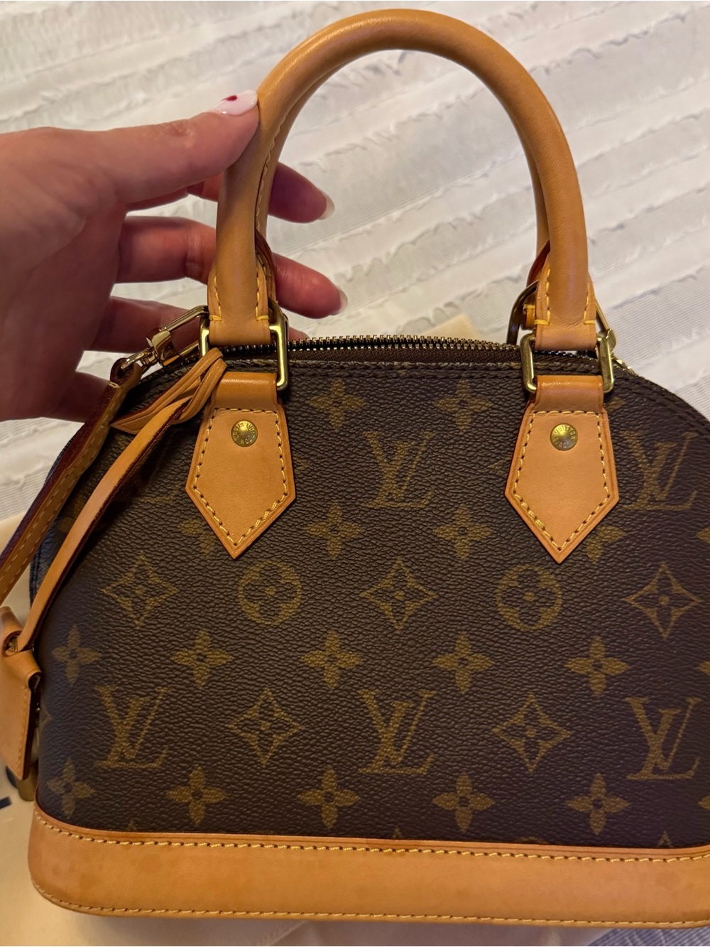 LOUIS VUITTON Authentic Monogram Alma BB - Picture 10 of 16